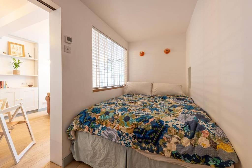 Lovely Self-Contained Basement Studio With Kitchen London Exterior photo